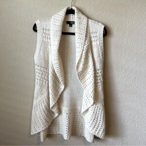 Ana women’s sm crème open front, flowy, mid length vest